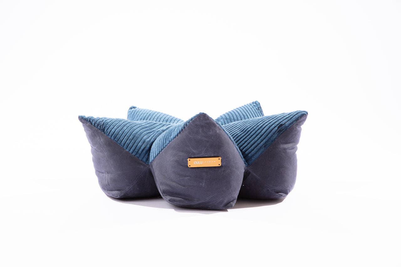 PEHOM - OULU X PEHOM - CUDDLE PET PILLOW BED- Navy Blue / Olive Green / Canyon Brown Navy Blue Image