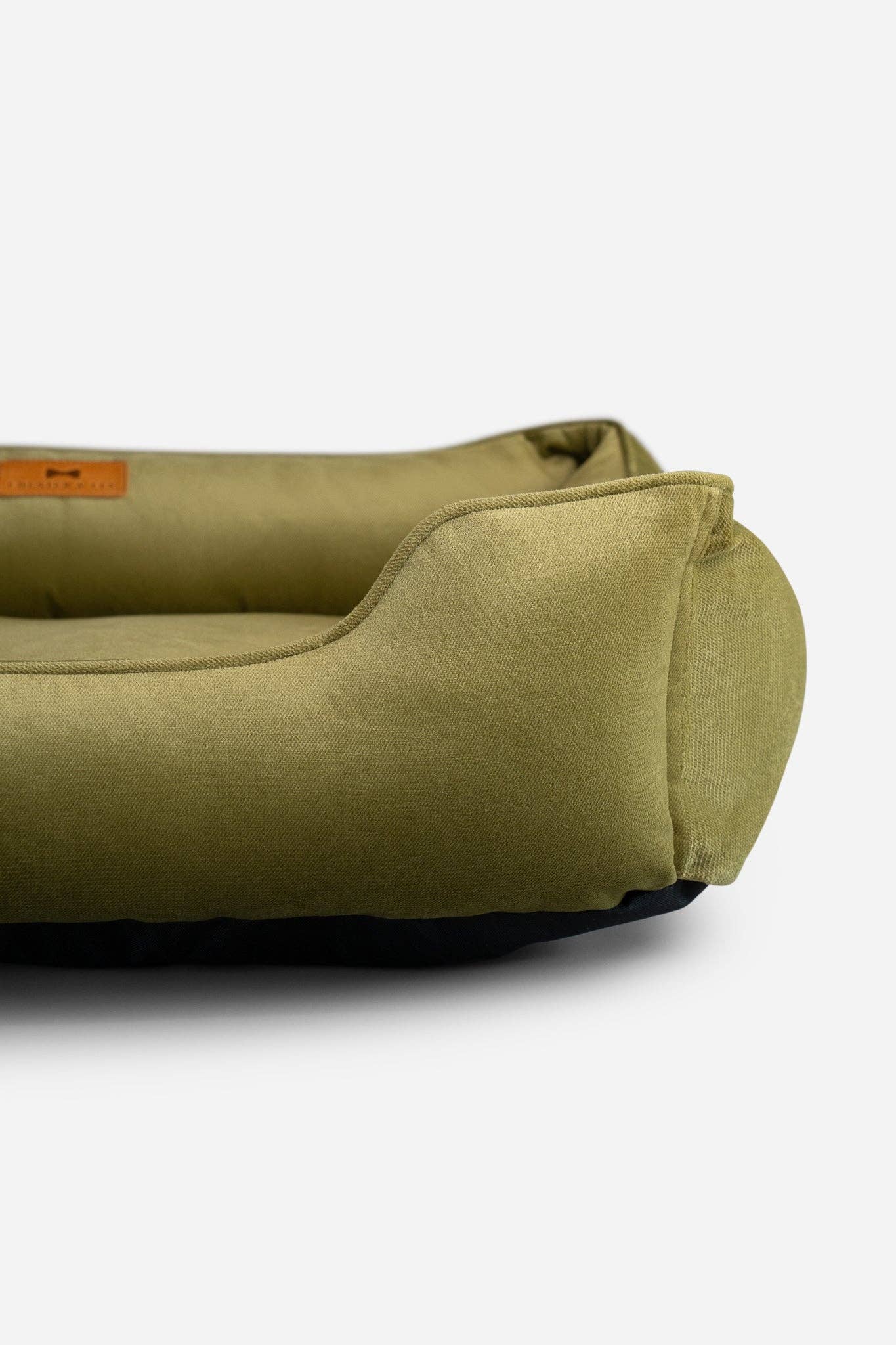 Chester & Lee - Vibrant Velvet Sleeper Dog Bed Olive Image