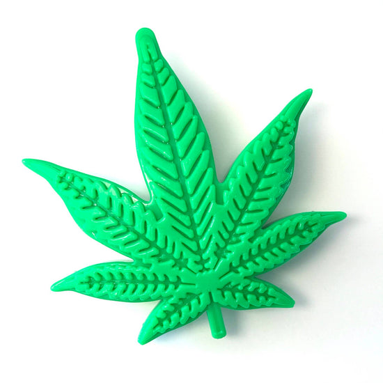 Load image into Gallery viewer, MKB Colorado &amp;quot;Maple Leaf&amp;quot; Power Chewer Toy  Image
