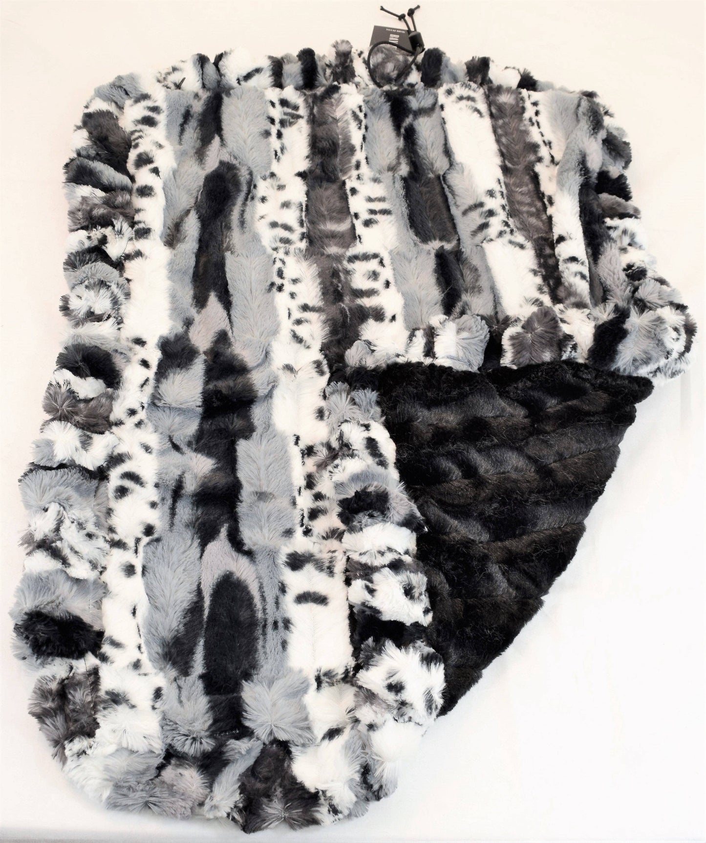 Load image into Gallery viewer, Exotic Fur Black &amp;amp; Black Mink Travel Bed/Blanket: Medium  Image
